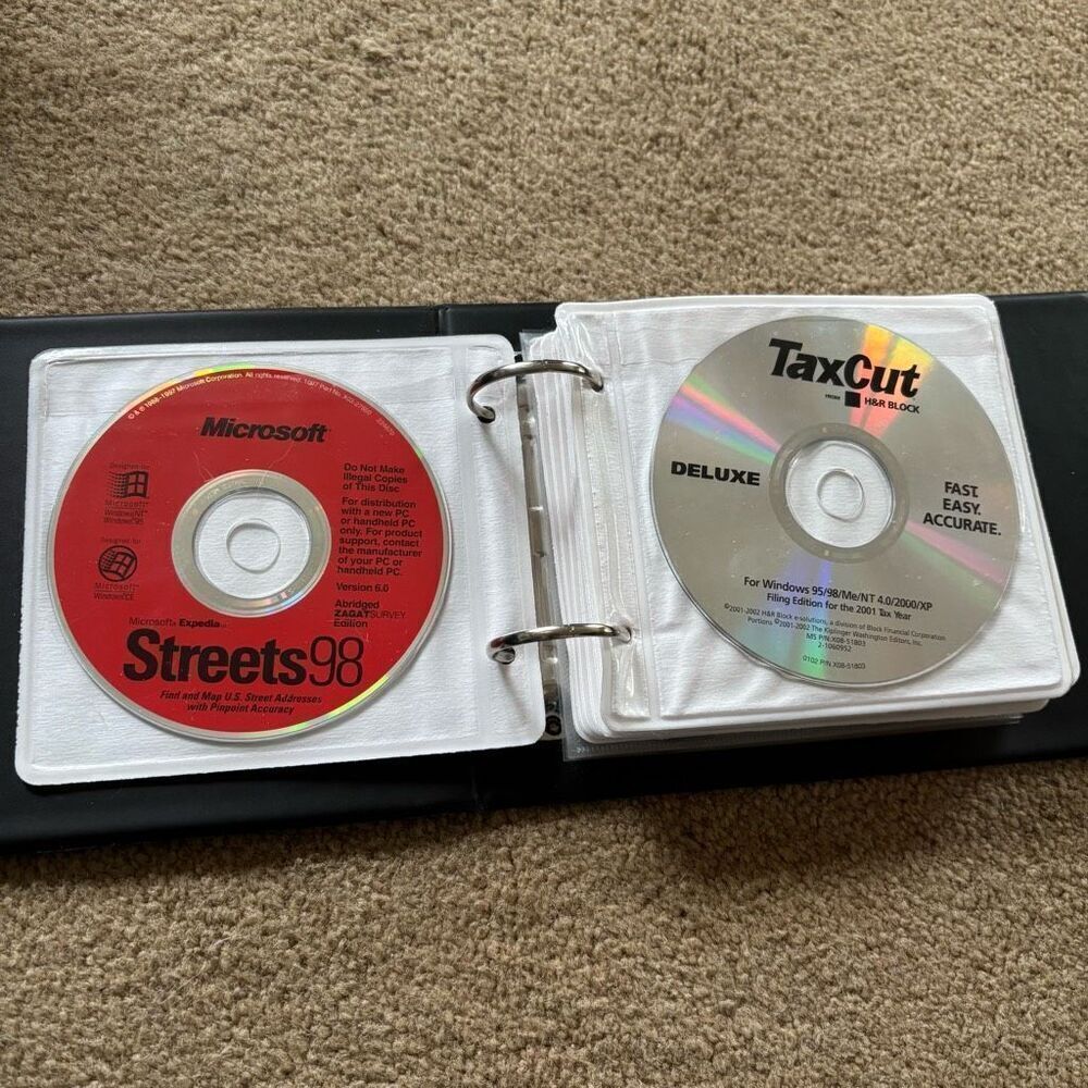 Gateway Software Storage Case With 17 Discs - Picture 3 of 13